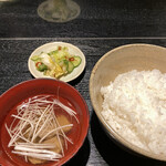 Sendaigyuutamminato - 定食のご飯と漬物とお吸い物