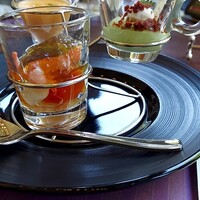 ビュッフェ＆カフェレストラン ナイト＆デイ - 「シェフからのご挨拶」前菜はじゃがいものスープ、甲殻類のジュレ、枝豆のムース