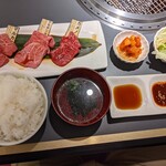 焼肉 せんりゅう - 赤身盛合定食（1600円＋税）
