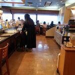 築地玉寿司 - 店内の様子。