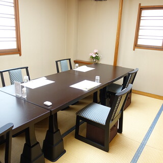 2階個室のご利用にはコース料理をご予約下さい。3名様からご利用いただけます