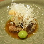 神楽坂 石かわ - 鱧と銀杏の揚げもの。甘酢ソースと白髪ネギで