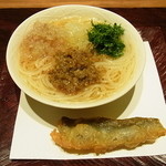 神楽坂 石かわ - 揚げた稚鮎と素麺