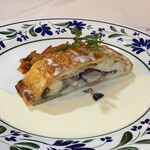 マーヴェラス パラディ - 真鯛と茸のパイ包み焼き　ブールブランソース