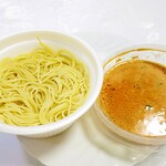 fo-naubisutoro - ズワイ蟹のトマトクリームソーススパゲッティ1100円税込ｗ