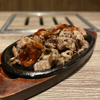 焼肉&手打ち冷麺 二郎 KANAYAMA - 牛焼肉