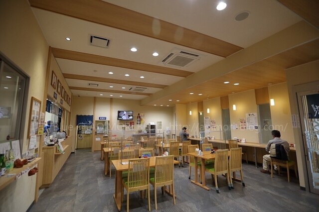 漁師食堂鮮八 - 陸奥湊（海鮮丼）の写真