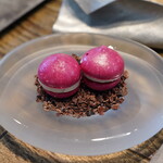 レヴォ - ビーツのメレンゲに甘鯛