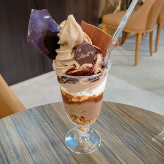 リンツ ショコラ ブティック&カフェ_0