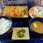 豊丸水産 - 【2021.4.12(月)】ワンコインランチ(トンカツ・並盛)500円