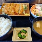 豊丸水産 - 【2021.4.12(月)】ワンコインランチ(トンカツ・並盛)500円