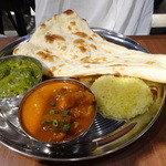 インド料理 ムンバイ - 2種類のカレーセット(990円)