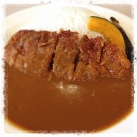 洋食レストラン カメリア - ビーフカツカレー
                ほぼ1000kcal
