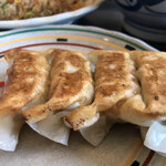 あじへい - 餃子（セット分）こっちは焼き上がり良いな