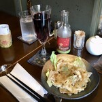 Sachinoie - 豚生姜焼き520円、赤ワイン500円