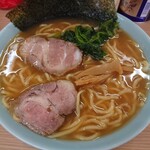 ラーメン 三和 - ラーメン（中・800円）