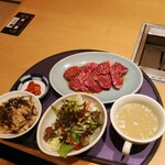 Yakiniku Ichifuku - ハラミランチお肉大盛り