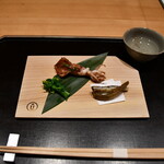 ガンツウ - イカナゴの唐揚げ　ちいいかの白ワイン炒め　菜の花の辛子和え