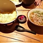 Hanare Nakamura Seimen - 「うどん屋のネギだしまき丼と肉吸い定食」968円