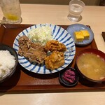 から揚げの天才 - からたま定食4個白黒