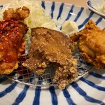 から揚げの天才 - 赤、白、黒