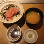 Yayoi Ken - 鉄火丼とお味噌汁