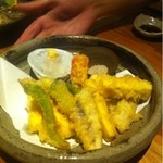 土禾 ヒジカ - 季節の天ぷら…さくさくの衣で塩をちょっとつけていただきました。