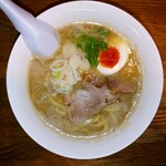 百々福 - 濃厚親鶏豚骨魚介だしらー麺