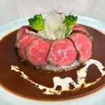 洋風食堂 アオキヤ - レアビーフカレー