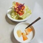 洋風食堂 アオキヤ - サラダ、デザート