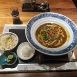 ナダバン バイ ハル ヤマシタ - 辛口神戸スパイスビーフカレーおうどん 炊き込みご飯セット