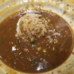ナダバン バイ ハル ヤマシタ - 辛口神戸スパイスビーフカレーおうどんにご飯投入