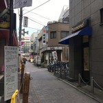 白樺 - "現在はMEGAドン・キホーテ武蔵小金井駅前店横の道で変わらずです！！"
