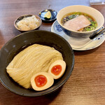 らぁ麺 紫陽花 - 醤油つけ麺250g、味玉、わんたん