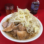 ラーメン二郎 - ヤサイ、ニンニク、ショウガ