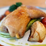 サーラ ビアンキ アル・ケッチァーノ - 鶏もも肉のコンフィ