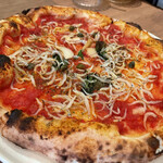 青いナポリ - チチニエッリはしらすのピッツァ