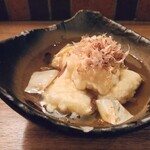 Deep-fried soft tofu with thickened sauce