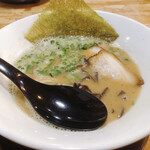 とんこつのあべ家 - とんこつらーめん ¥690