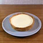 アトリエ・ド・フロマージュ - ・生チーズケーキタルト 1,404円/税込