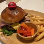 キノピオ・カフェ - マリオ・バーガー ～ベーコン＆チーズ～①