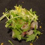 アッシュ - プティ アッシュ：前菜（春の明石鯛と蕪）