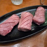 焼肉おもに亭 - 極厚切り生ﾀﾝ塩