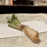 たでの葉 - 行者にんにくの天ぷら
      