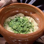 たでの葉 - 筍と芹の土鍋ご飯 ご主人が掘ってきた筍を使われています。 七草で有名な芹、シャキシャキとして独特な香りが良いです♪