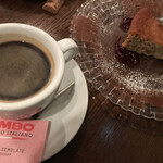 ダ アチュ - ノッチョーラとアメリカーノ