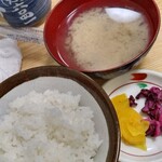 にし与 - ごはんとみそ汁と漬物