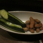 屋台バーえびちゃん - このきゅうりの醤油漬け加減が最高です