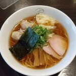 八雲 - 特製ワンタン麺ハーフ黒だし