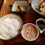 kawara CAFE＆DINING - 野菜を食べる自家製ﾀﾙﾀﾙｿｰｽのｱｼﾞﾌﾗｲ定食の左側